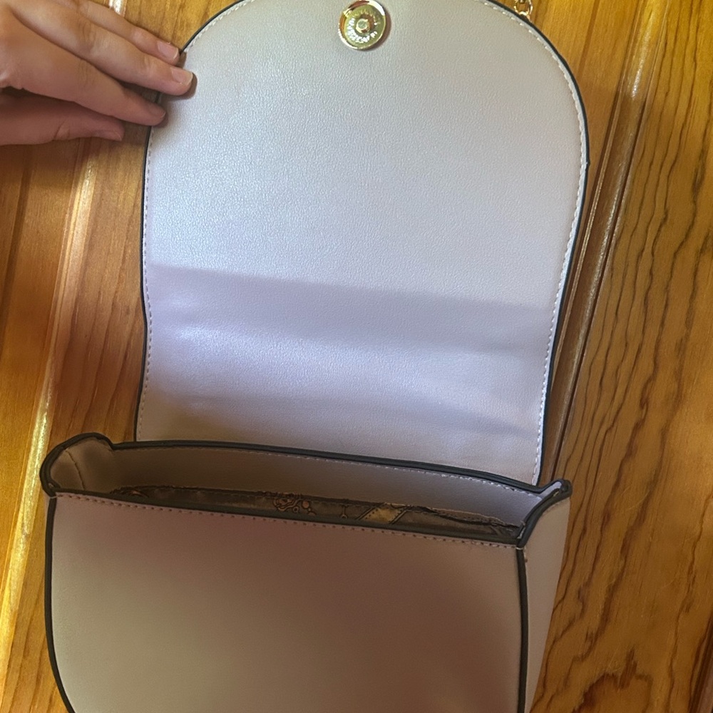 T-Bags Cream Crossbody Bag with Structured Design